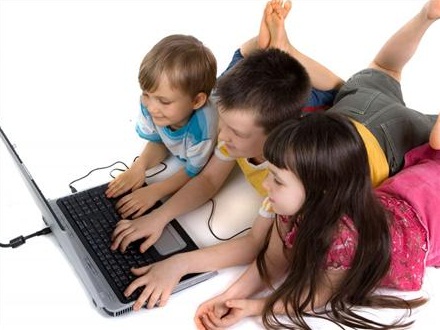 Yeni Nesil Gençlik Ya Uykuda, Ya da Online!