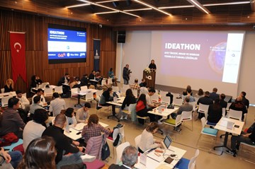 Ideathon Fi̇ki̇r Maratonu ile Gençler İzmi̇r'de Buluştu