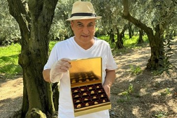 Zeytini Altın Tozuyla Kapladı Patentini Aldı, Yurtdışına Yok Satıyor